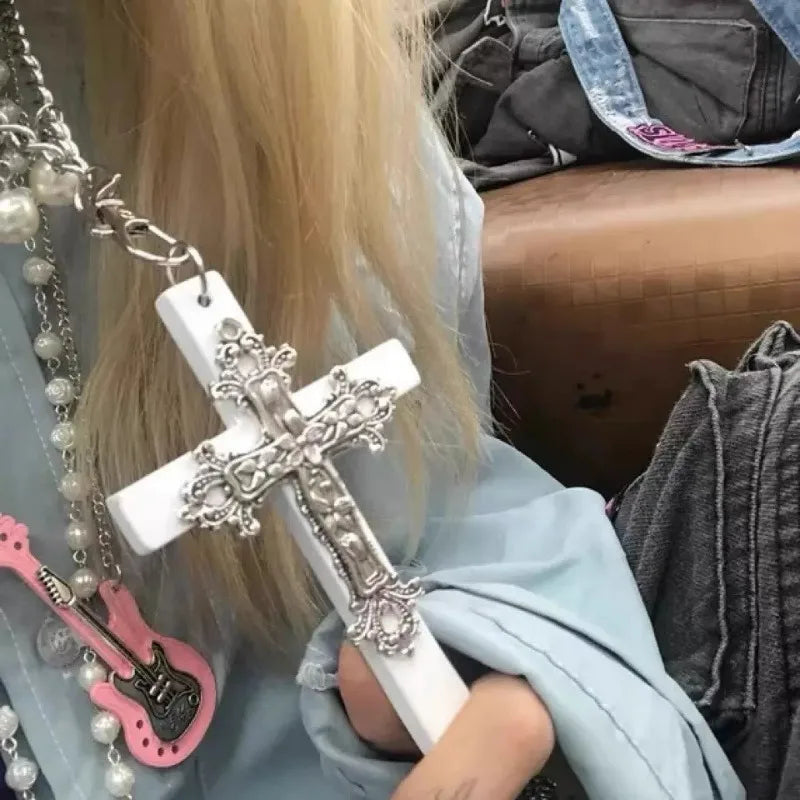 Y2K Wood Cross Black Drill Pendant Necklace for Women Men Fashion Vintage Cool Spicy Girls Hip Hop Necklace Party Jewelry Gifts